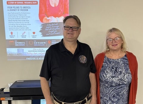 Michael Janke, president of Fox Valley Conservatives, with Ewa Prunty, who spoke about growing up in Communist Poland, joining the Solidarity resistance movement, and escaping the country in 1981.